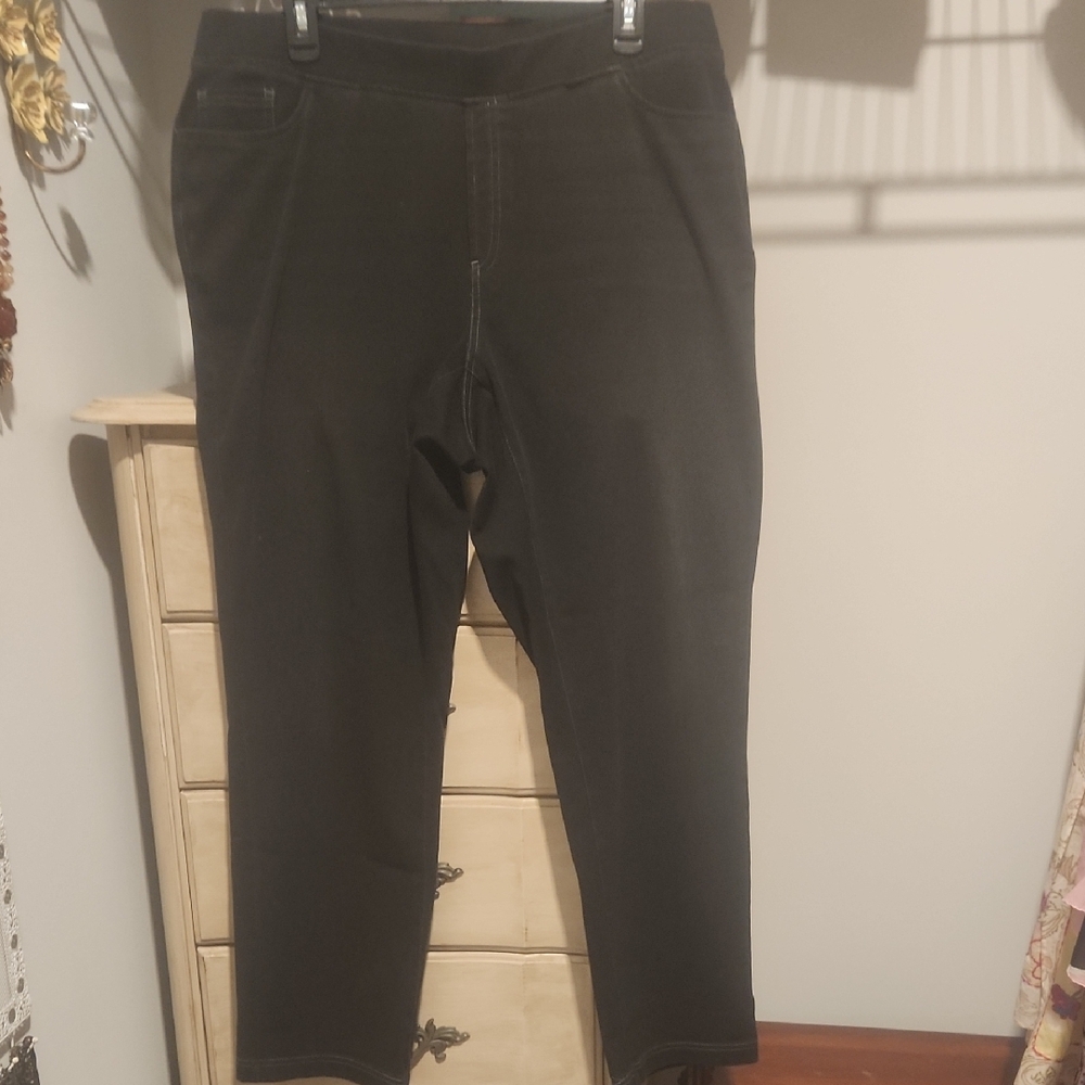 J. Jill Black Ankle Cropped Jeans with Timeless Style